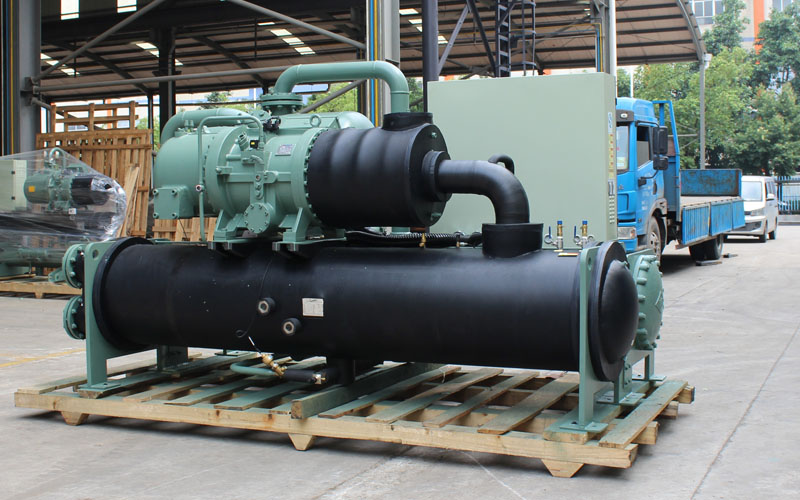 40STD-F1060WS4滿(mǎn)液式螺桿冷水機(jī)